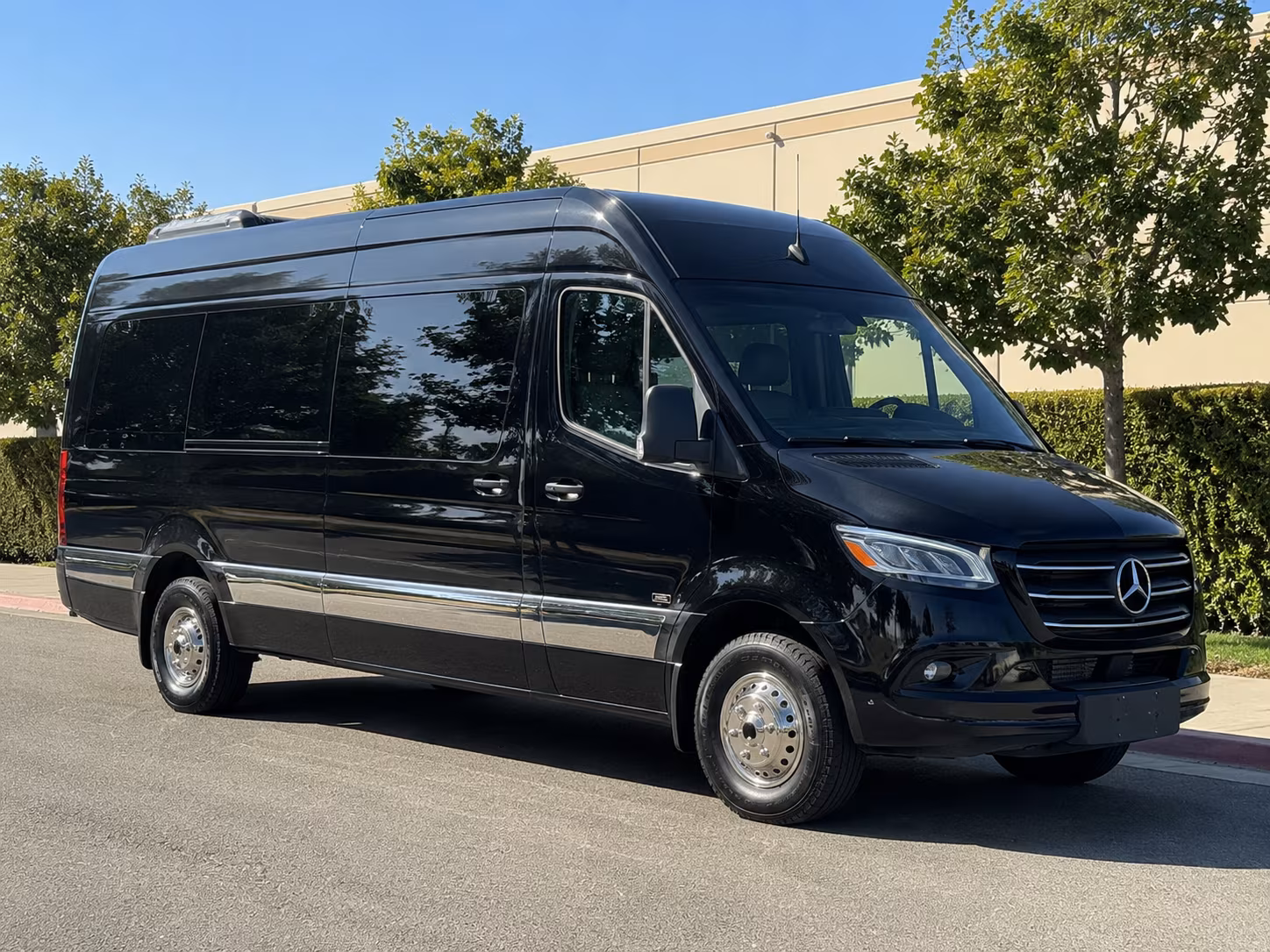 find the perfect transportation for your next corporate event 3