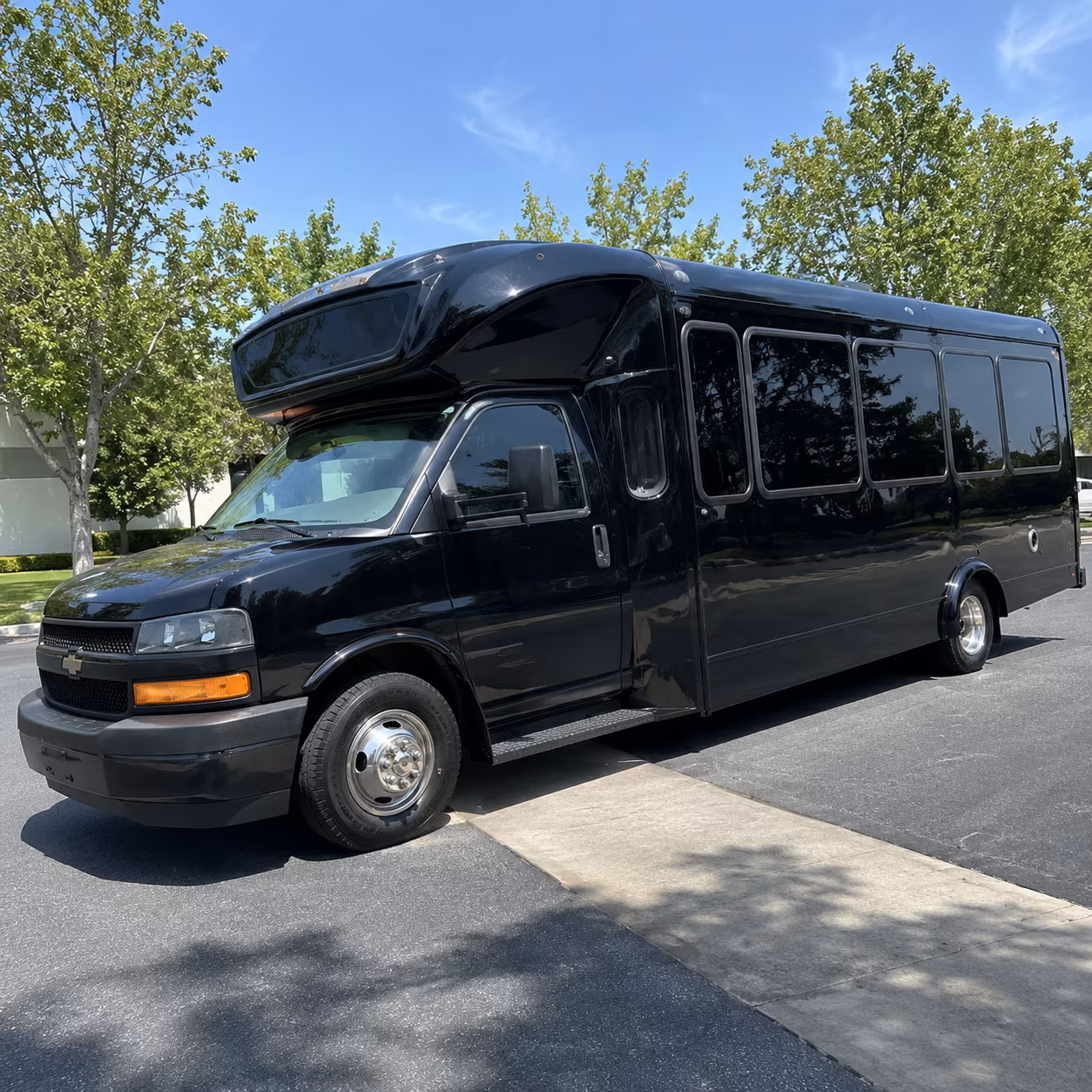 redwood city 15 passenger party bus