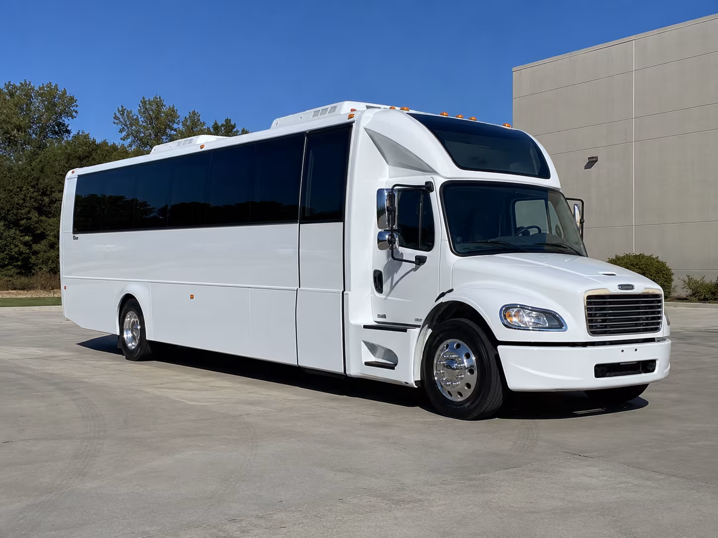 redwood city 28 passenger party bus